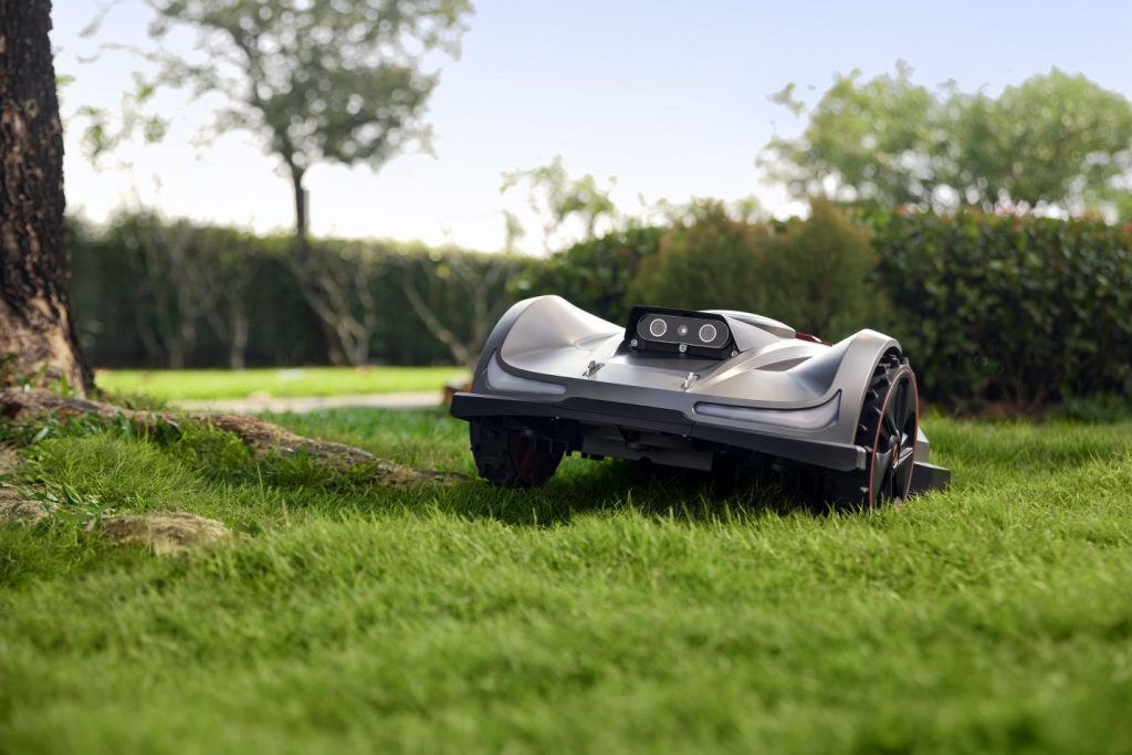Sunseeker Launches Robotic Mowers on Lowe’s Online Platform