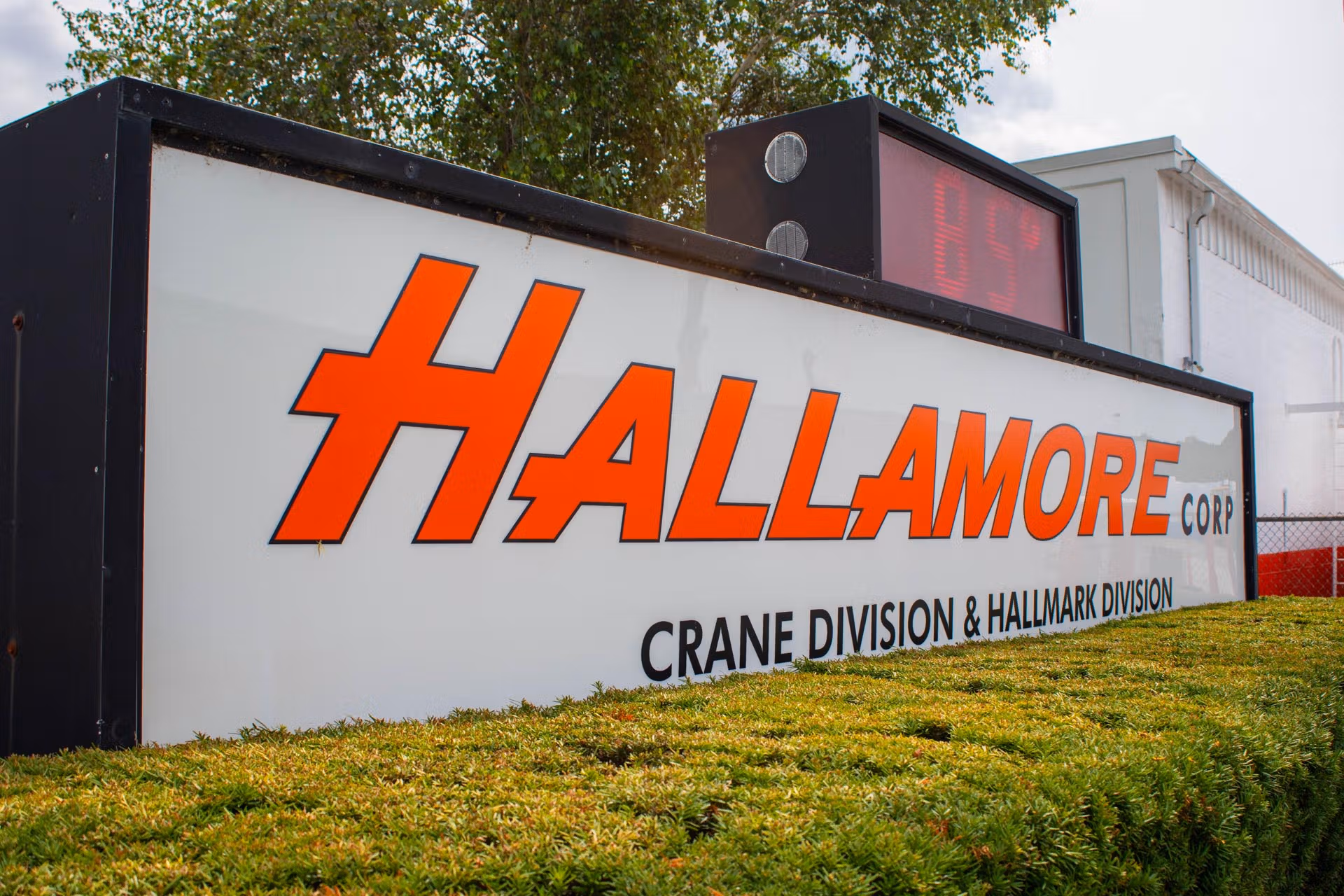 Hallamore Corporation Marks 130 Years in Heavy Transport and Crane Services